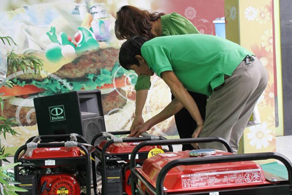 chon mua may phat dien honda 1